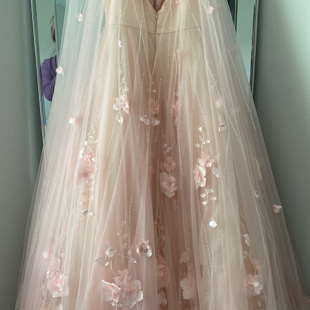 Formal gown/dress - Picture 14 of 16